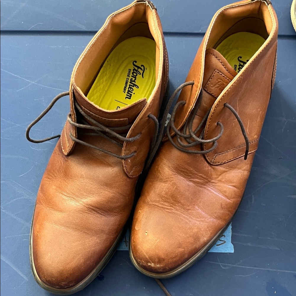 Florsheim Tan Leather Chukka Boots